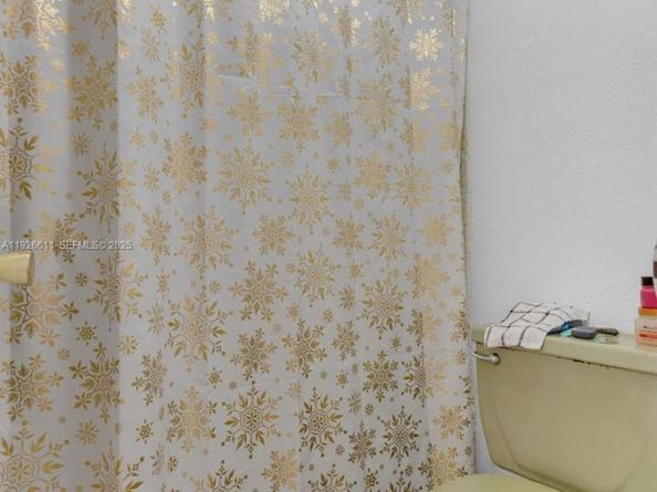 1900 W 68th St F302, Hialeah FL 33014