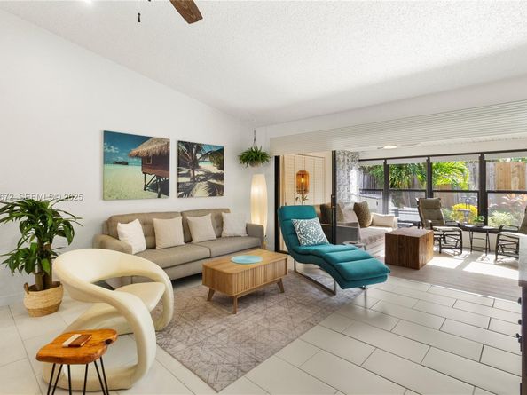 1056 E Lakes Dr, Deerfield Beach FL 33064