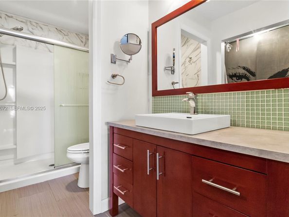 1056 E Lakes Dr, Deerfield Beach FL 33064