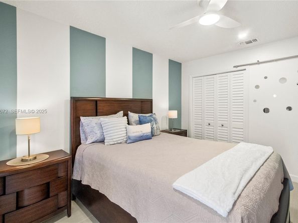 1056 E Lakes Dr, Deerfield Beach FL 33064