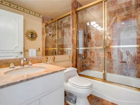 888 Brickell Key Dr 1807, Miami FL 33131
