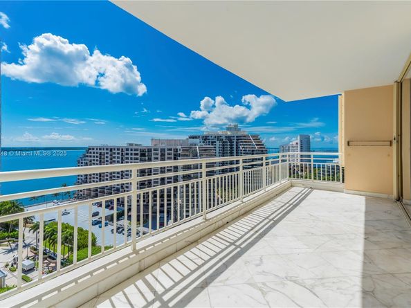 888 Brickell Key Dr 1807, Miami FL 33131