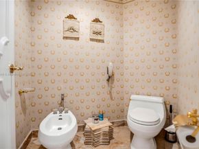 888 Brickell Key Dr 1807, Miami FL 33131