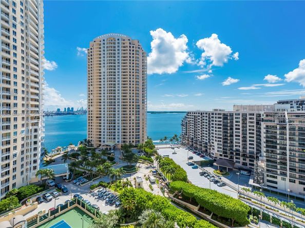 888 Brickell Key Dr 1807, Miami FL 33131