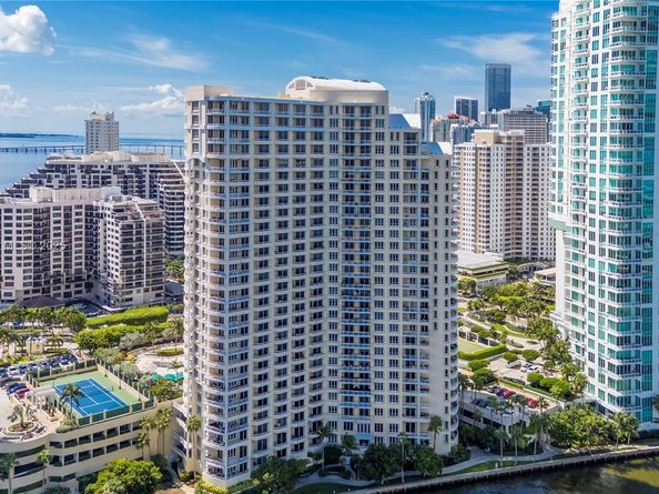 888 Brickell Key Dr 1807, Miami FL 33131