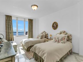 888 Brickell Key Dr 1807, Miami FL 33131