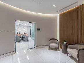 888 Brickell Key Dr 1807, Miami FL 33131