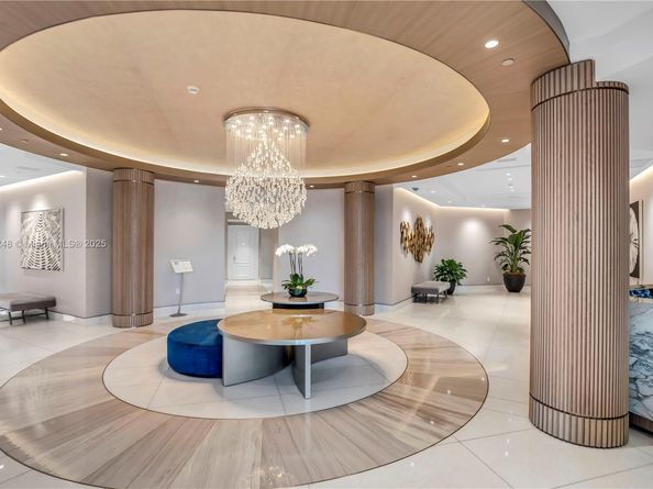 888 Brickell Key Dr 1807, Miami FL 33131