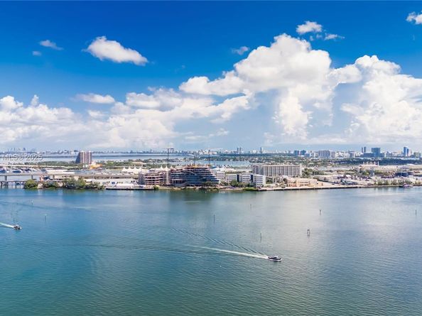 888 Brickell Key Dr 1807, Miami FL 33131