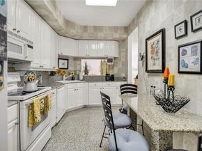 888 Brickell Key Dr 1807, Miami FL 33131
