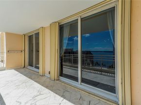 888 Brickell Key Dr 1807, Miami FL 33131