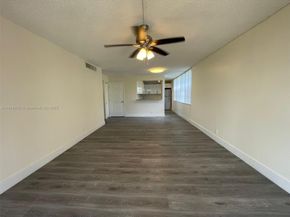 9471 Evergreen Pl 401, Davie FL 33324