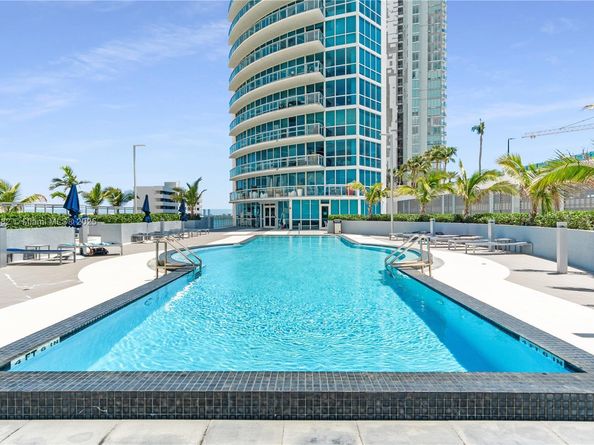 480 NE 30th St 1807, Miami FL 33137