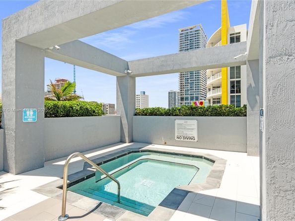 480 NE 30th St 1807, Miami FL 33137