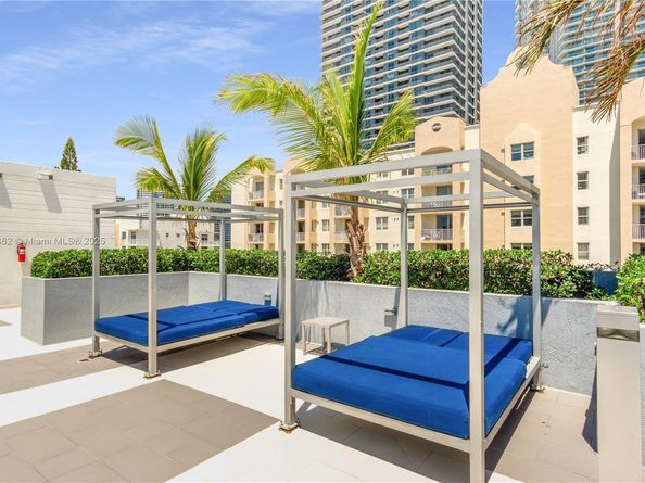 480 NE 30th St 1807, Miami FL 33137