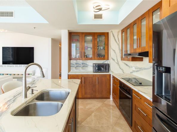 480 NE 30th St 1807, Miami FL 33137