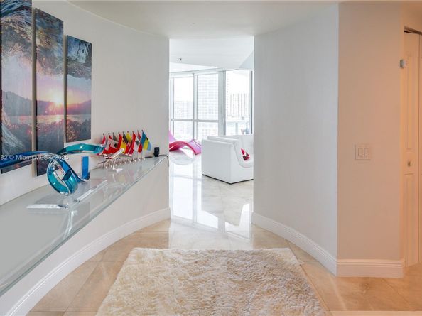480 NE 30th St 1807, Miami FL 33137