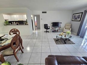 10375 N Kendall Dr J7, Miami FL 33176