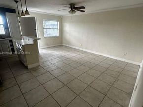 7101 SW 89th Ct 212, Miami FL 33173