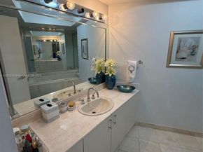 1000 Island Blvd 911, Aventura FL 33160