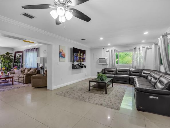 3135 SW 80th Ave, Miami FL 33155