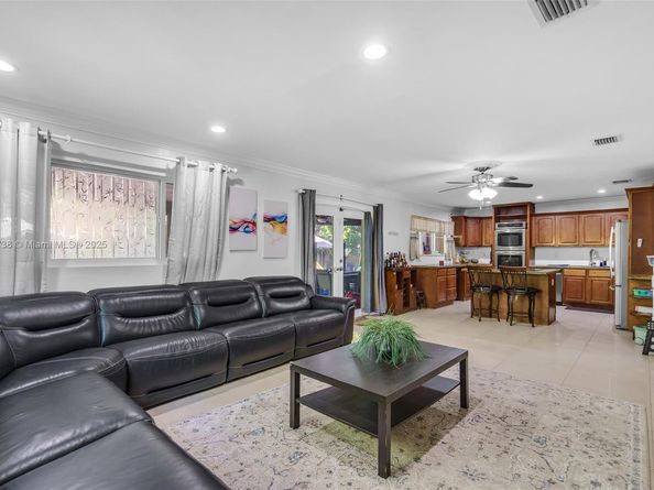 3135 SW 80th Ave, Miami FL 33155