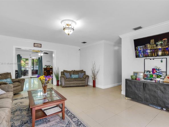 3135 SW 80th Ave, Miami FL 33155