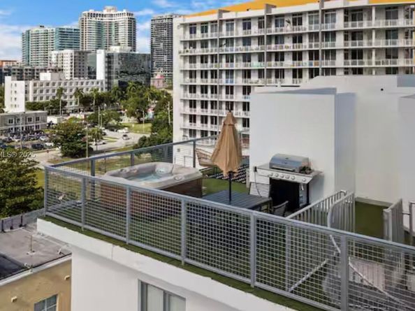 481 NE 29th St 706, Miami FL 33137