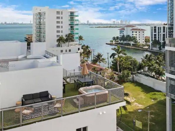 481 NE 29th St 706, Miami FL 33137