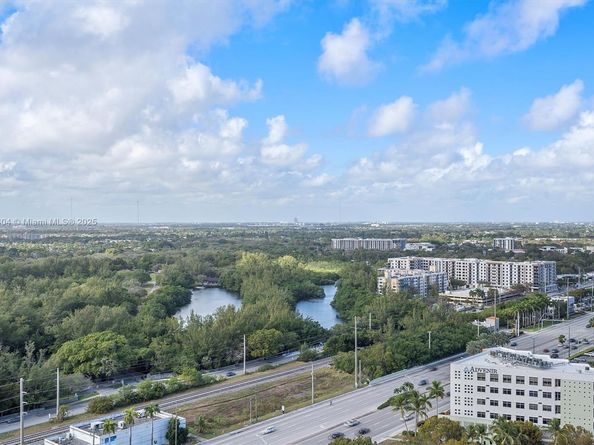 17301 Biscayne Blvd 2302, North Miami Beach FL 33160