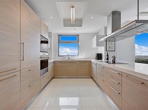 17301 Biscayne Blvd 2302, North Miami Beach FL 33160