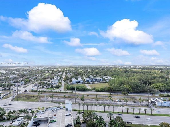 17301 Biscayne Blvd 2302, North Miami Beach FL 33160