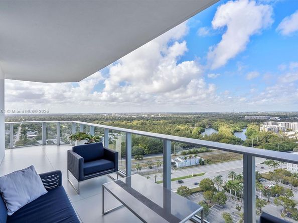 17301 Biscayne Blvd 2302, North Miami Beach FL 33160