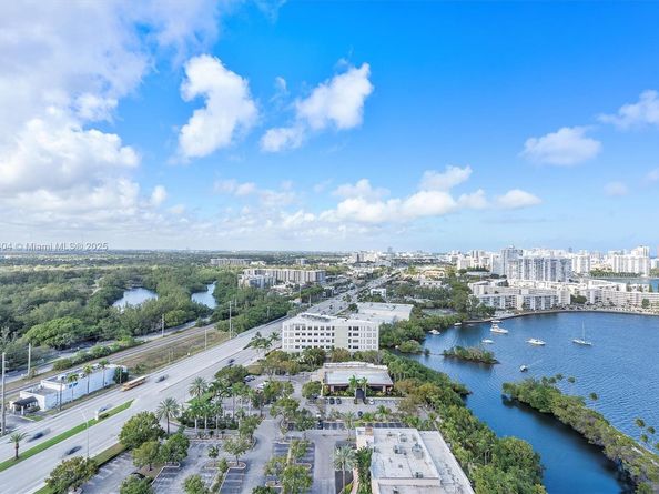 17301 Biscayne Blvd 2302, North Miami Beach FL 33160