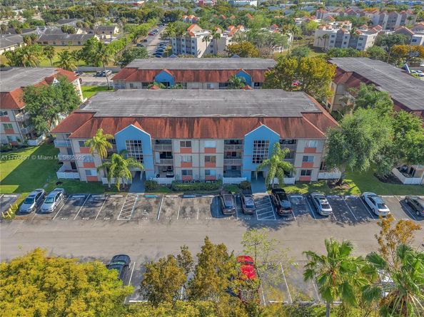 18840 NW 57th Ave 107, Hialeah FL 33015