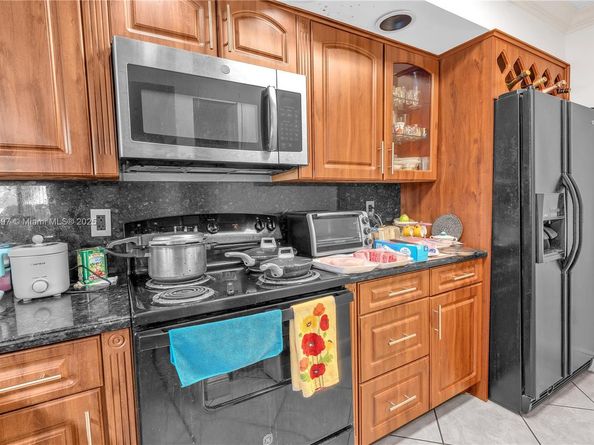 18840 NW 57th Ave 107, Hialeah FL 33015