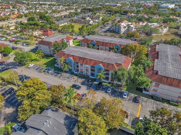18840 NW 57th Ave 107, Hialeah FL 33015