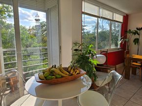 17890 W Dixie Hwy 515, North Miami Beach FL 33160