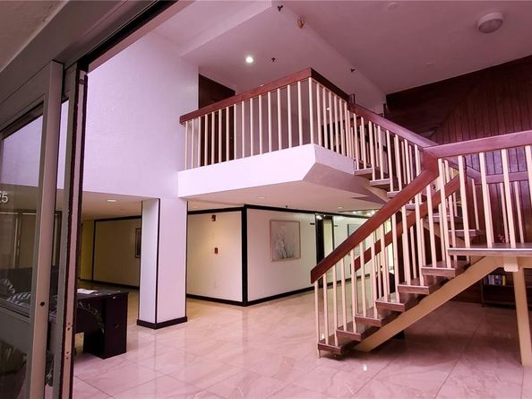 17890 W Dixie Hwy 515, North Miami Beach FL 33160