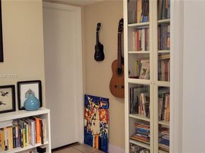 17890 W Dixie Hwy 515, North Miami Beach FL 33160