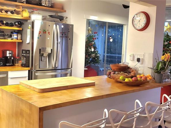 17890 W Dixie Hwy 515, North Miami Beach FL 33160