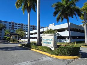 17890 W Dixie Hwy 515, North Miami Beach FL 33160