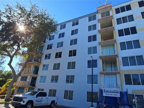 17890 W Dixie Hwy 515, North Miami Beach FL 33160