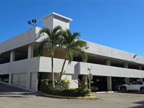 17890 W Dixie Hwy 515, North Miami Beach FL 33160