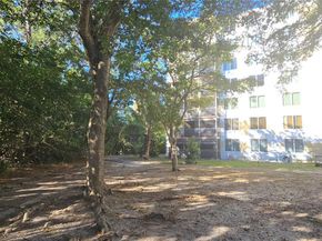 17890 W Dixie Hwy 515, North Miami Beach FL 33160