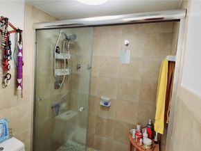 17890 W Dixie Hwy 515, North Miami Beach FL 33160