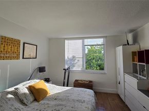 17890 W Dixie Hwy 515, North Miami Beach FL 33160