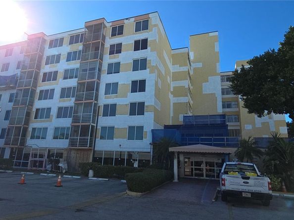 17890 W Dixie Hwy 515, North Miami Beach FL 33160