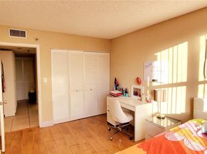 17890 W Dixie Hwy 515, North Miami Beach FL 33160