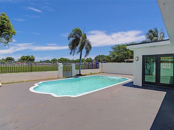 1731 NW 155th St, Miami Gardens FL 33054